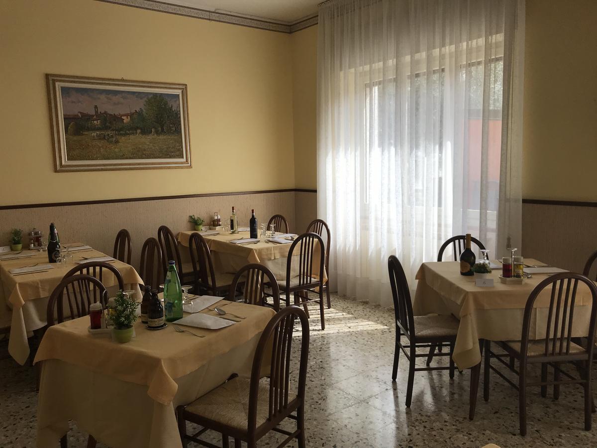 Albergo Meuble Olivi Toscolano Maderno Buitenkant foto