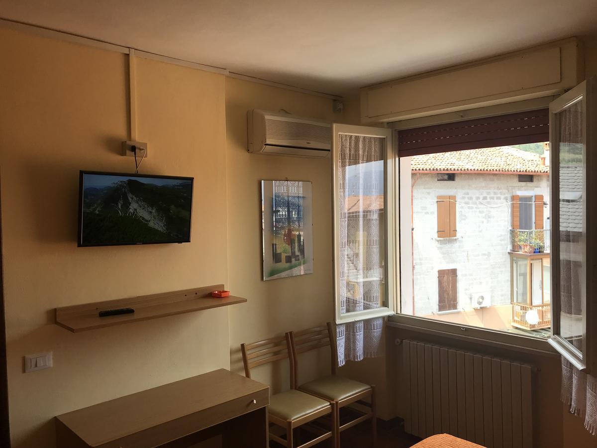 Albergo Meuble Olivi Toscolano Maderno Buitenkant foto